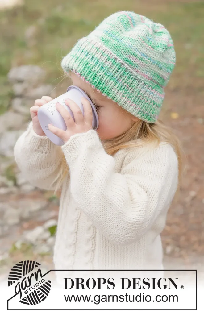 Gorro infantil de punto tejido en redondo con doblez